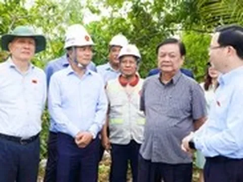 Đền bù, giải phóng mặt bằng làm dự án đường Hồ Chí Minh cần thỏa đáng, chia sẻ với dân