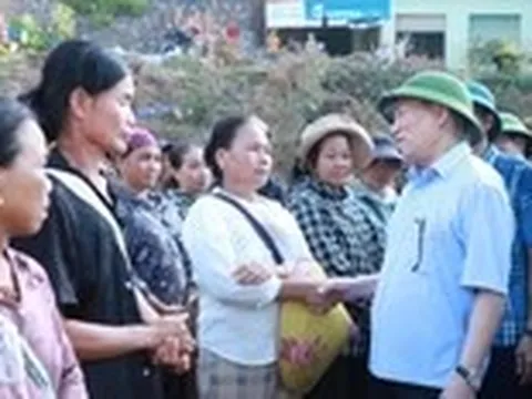 Phó thủ tướng Hồ Đức Phớc: Không để người dân vùng lũ đứt bữa, thiếu chỗ ở
