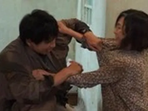 Cái kết 'Mang mẹ đi bỏ' chia rẽ khán giả