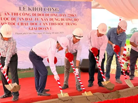 Khởi công di dời đường dây 220kV phục vụ thi công cao tốc Châu Đốc - Cần Thơ - Sóc Trăng