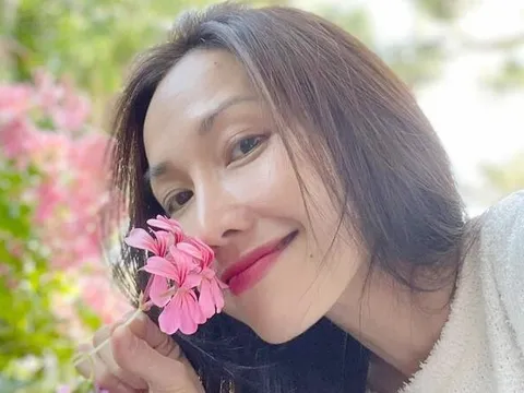 "Út Ráng" Kim Hiền: Tuổi 43 nhan sắc trẻ trung, cuộc sống hạnh phúc bình yên nơi trời Tây