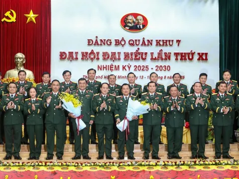 Thiếu tướng Trần Vinh Ngọc giữ chức bí thư Đảng ủy Quân khu 7