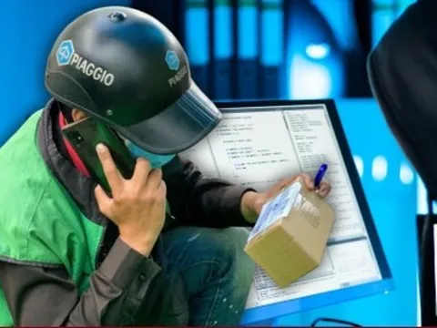 Mua thông tin cá nhân rẻ bằng bát phở, ‘shipper giả’ lừa tiền triệu của khách