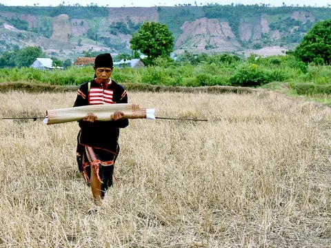 Vua Lửa và bí mật gươm thần truyền 14 đời vua chưa ai nhìn thấy