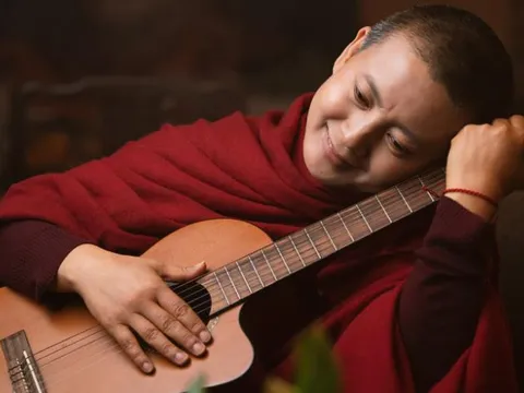 Biểu tượng thiền ca huyền thoại Ani Choying Drolma đến Việt Nam