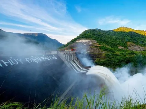 Thủy điện lớn nhất Bắc Trung Bộ xả nước trước bão số 5