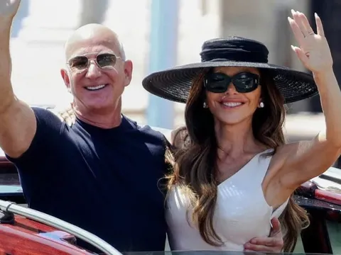 Tỉ phú Jeff Bezos mua Vogue làm quà cưới cho Lauren Sánchez, thay thế Anna Wintour?