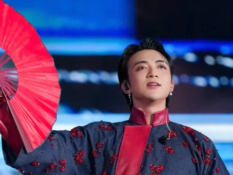 Soobin bùng nổ ở 8Wonder, kể chuyện văn hóa Việt bản lĩnh, tự tin cùng các sao thế giới