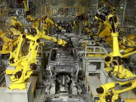 Bên trong nhà máy robot của Hyundai: Sản xuất 500.000 xe điện và hybrid mỗi năm, 750 robot, hàng trăm xe tự hành hoạt động suốt ngày đêm