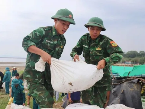 Bộ Quốc phòng duy trì hơn 300 ngàn người, 5 máy bay ứng phó bão số 5