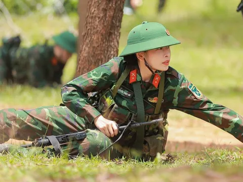 Chi Pu đẹp mạnh mẽ, sáng bừng trong Sao nhập ngũ