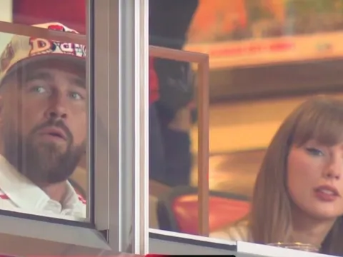 Taylor Swift và Travis Kelce lần đầu lộ diện sau thông báo đính hôn chấn động
