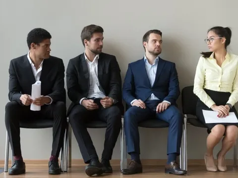 AI đang khiến đàn ông thất nghiệp nhiều hơn phụ nữ: Cuộc cách mạng thị trường lao động có đang đến?