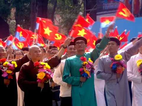 Ba đây nè con ơi! và cuộc đoàn tụ nước mắt trong Mùa thu khải hoàn
