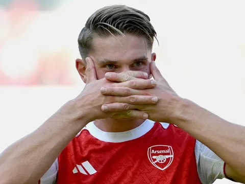 Bất ngờ trước bài hát độc đáo của CĐV Arsenal dành cho Gyokeres