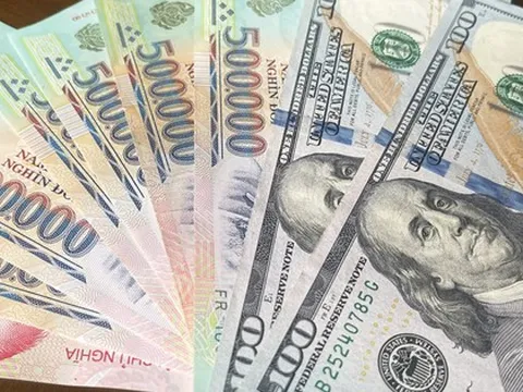 Giá USD tự do tăng mạnh lên 26.900 đồng