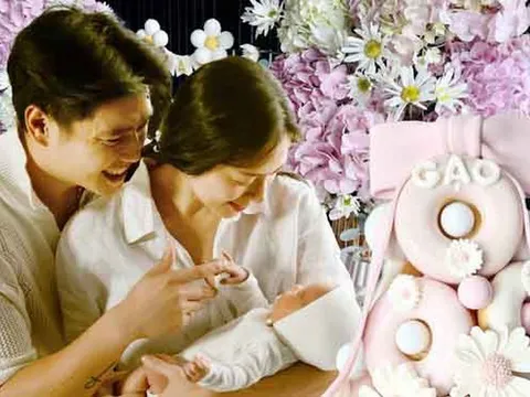 "Đả nữ màn ảnh Việt" cùng chồng làm tiệc đầy tháng cho con gái hoành tráng gây chú ý
