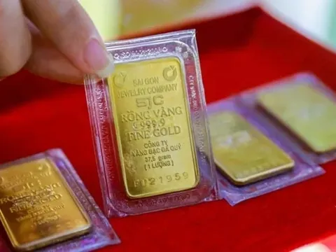 Doanh nghiệp hạ giá mua vào vàng SJC