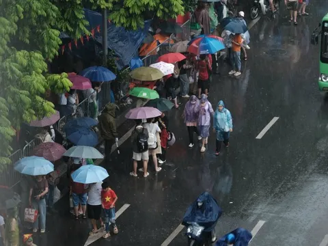 Thời tiết hôm nay 9-9: Nam Bộ mưa giảm nhưng còn mưa to, Bắc Bộ mưa rất to