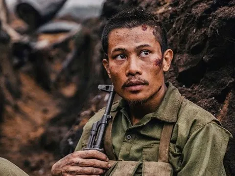 Đội trưởng Tạ của "Mưa đỏ" bất ngờ nhập viện khiến khán giả lo lắng