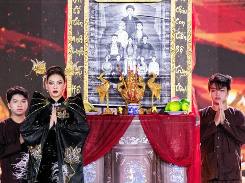 Nhà thiết kế xin lỗi về việc đưa bàn thờ lên sân khấu thi hoa hậu