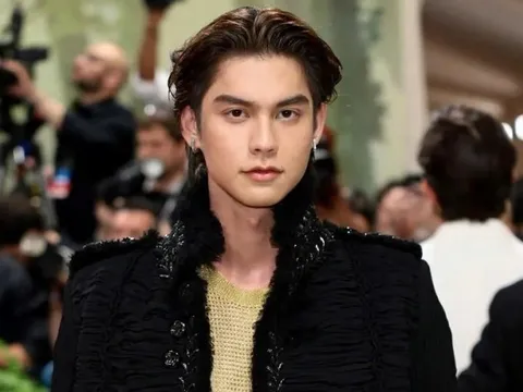 Sao Thái Lan Bright Vachirawit giúp Burberry bội thu triệu đô