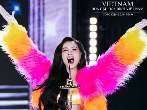 Miss Grand 2025 sôi động giới thiệu quê hương 'Ngày nay sáp nhập quê em Khánh Hòa'