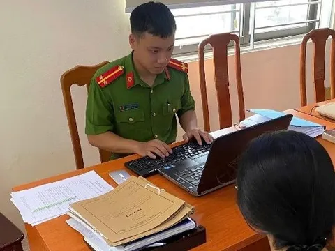 Nữ sinh 2007 ở Hà Nội gọi điện nhờ mẹ chuyển khoản 150 triệu đồng, 1 tiếng sau bị công an đưa đi