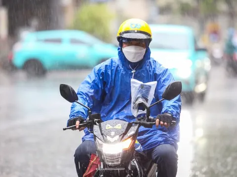 Thời tiết hôm nay 18-9: Áp thấp vào Biển Đông, khả năng có bão, cả nước mưa to