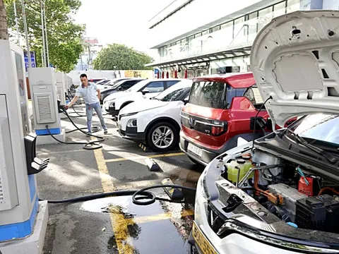 Hà Nội, TP.HCM phải công khai lộ trình chuyển đổi xe xanh, di dời nhà máy ô nhiễm