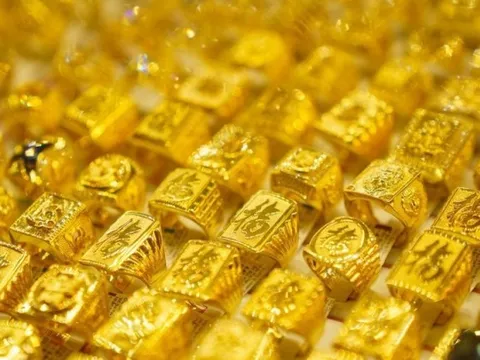 Sáng 8/10: Giá vàng thế giới sát mốc 4.000 USD/ounce, vàng trong nước đồng loạt tăng tiếp