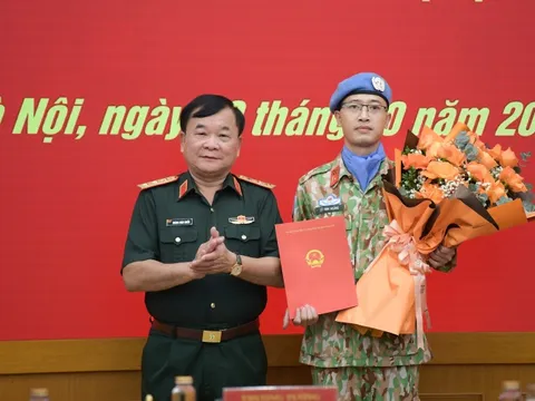Bộ Quốc phòng trao quyết định của Chủ tịch nước cho sĩ quan làm nhiệm vụ gìn giữ hòa bình