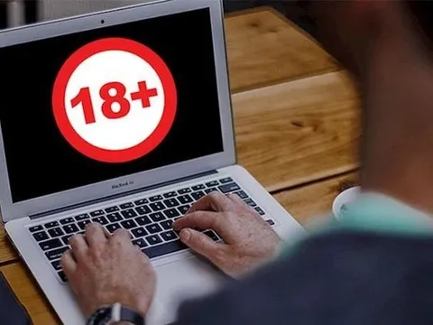 Xem lén 15 phút phim người lớn, tài khoản ngân hàng "bay" 50 triệu: Bóc trần sự thật về 3 cạm bẫy không ai ngờ tới