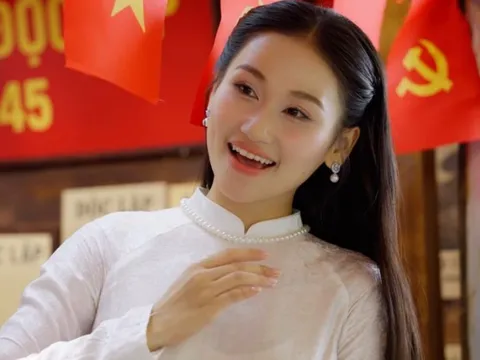 Lê Minh Ngọc hát Bài ca hy vọng của Văn Ký, nguyện cầu cho người dân bị ảnh hưởng bởi bão lũ
