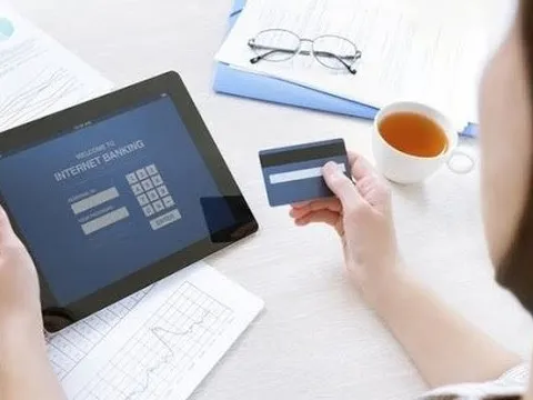 Chỉ vì một tin nhắn SMS chuyển khoản 680 triệu đồng, nam sinh 2007 ở Hà Nội bị công an đưa đi
