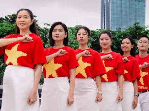 Đội tình nguyện viên nghệ sĩ TP.HCM đoạt giải nhất cuộc thi sáng tạo nội dung của Viet Nam Love
