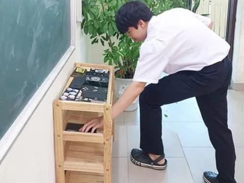 Tp.HCM thí điểm không cho học sinh dùng điện thoại giờ ra chơi