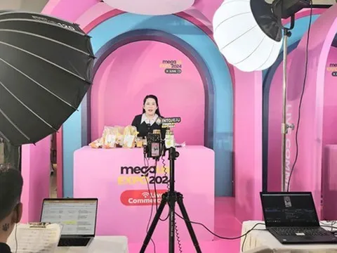 Livestream bán hàng ngày càng bấp bênh