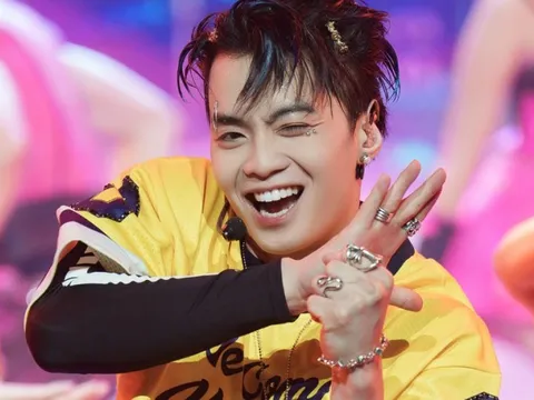 Đa nghi của Negav từ sân khấu Anh trai say hi xuống đường phố