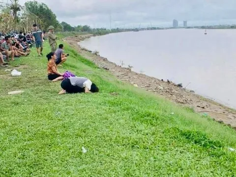 Vụ cha ôm hai con nhảy cầu: Tìm thấy thi thể hai bé gái