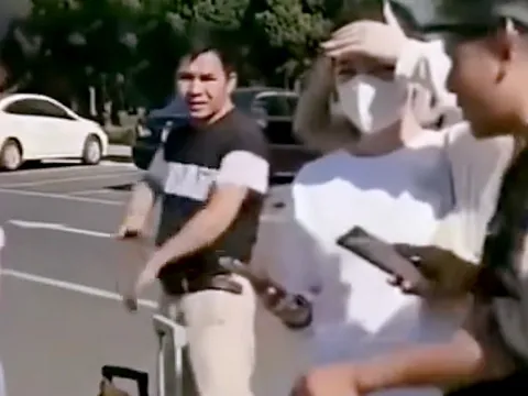 Công an lên tiếng vụ clip 'tố' cảnh sát cơ động cản người đặt taxi công nghệ ở sân bay Liên Khương