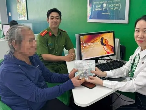 Nhận cuộc gọi từ Zalo, bà cụ run rẩy rút sạch tiền tiết kiệm