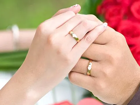 Vàng tăng chóng mặt, nhiều cặp đôi 'đứng hình' trước ngày cưới