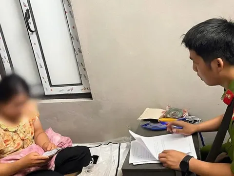 Chuẩn bị chuyển khoản 150 triệu đồng để đi Hàn Quốc, người phụ nữ ở Hà Nội bất ngờ quay xe báo công an