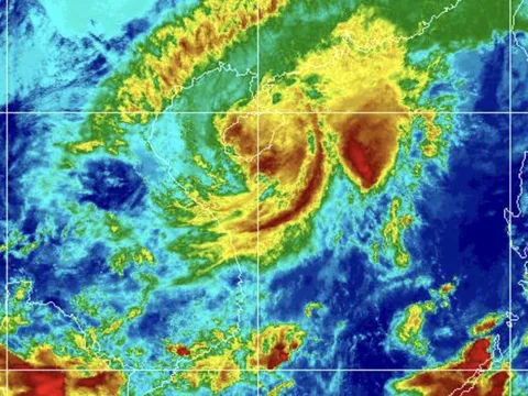 Bão Thần Gió cách Đà Nẵng 230km, sáng mai đổ bộ