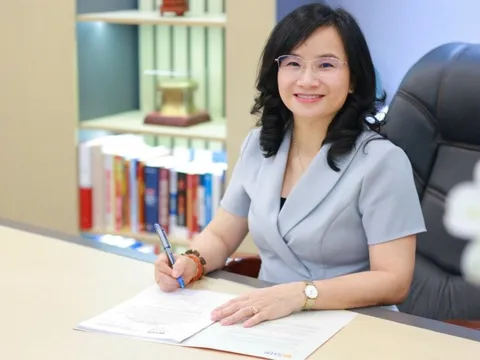Tổng Giám đốc SHB Ngô Thu Hà: “Nữ doanh nhân Việt Nam tiêu biểu -Bông hồng vàng” 2025