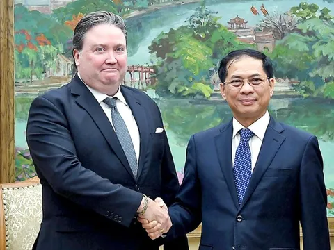 Phó thủ tướng: Việt Nam sẽ tiếp tục tăng mua hàng Mỹ, máy bay, bán dẫn