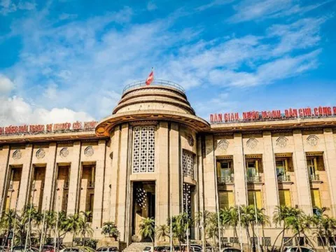 Lãi suất liên ngân hàng giảm mạnh, NHNN thu hẹp hỗ trợ VND cho hệ thống