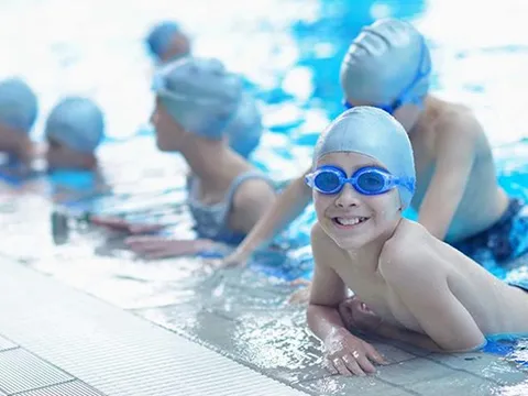 Bộ GD&ĐT ban hành “cẩm nang” chống đuối nước: Dạy bơi an toàn từ tiểu học đến THPT