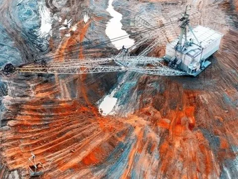 Vừa cấm xuất khẩu đất hiếm 6 tháng, Trung Quốc bất ngờ mở cửa cho một quốc gia BRICS: Ra điều kiện cấm tái xuất sang Mỹ, từng 'chốt đơn' 870 tấn năm 2024